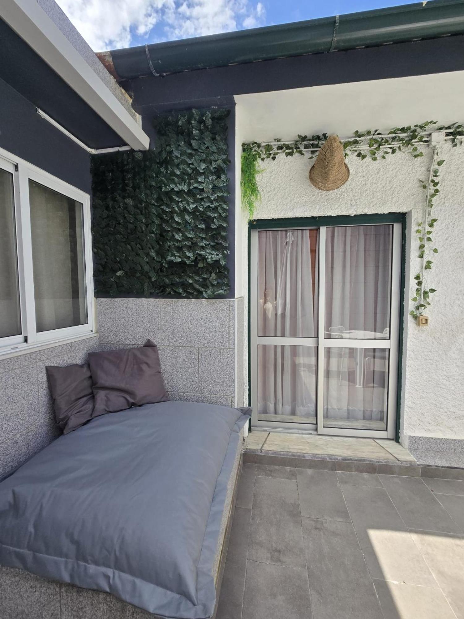 Apartamento com 2 Quartos sem Vista